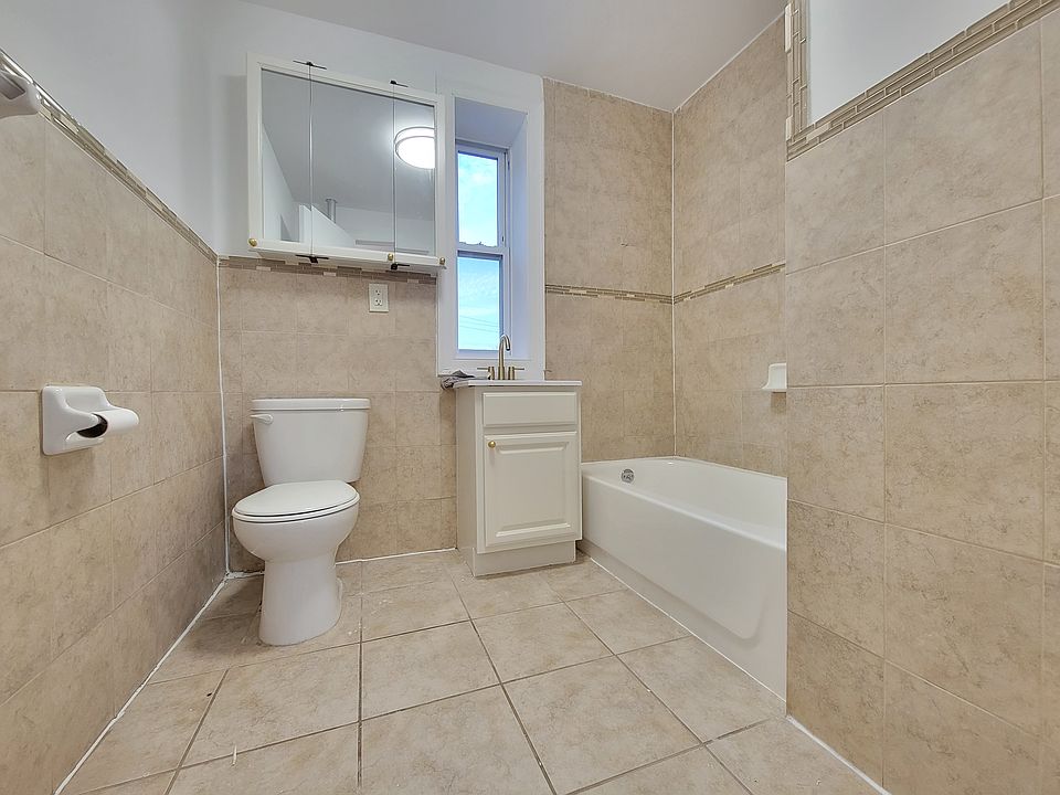 2nd image of 505 Garfield Ave #33E