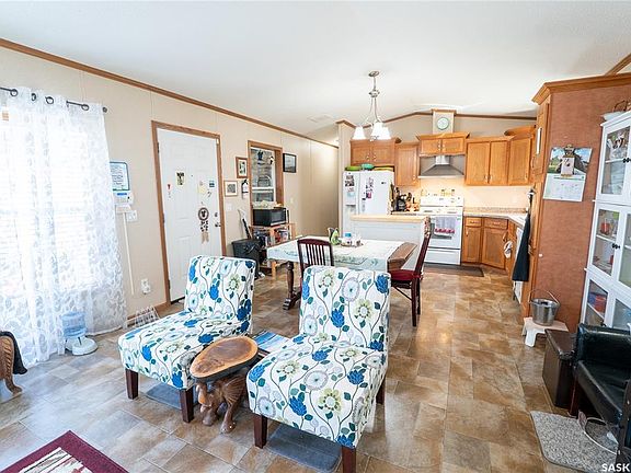 5th image of 102 Herbert STREET