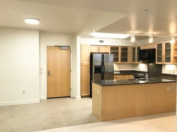 600 Queen St APT 1003, Honolulu, HI 96813