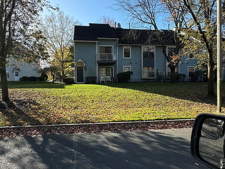 240B Everly Ct #240-B — Photo 25