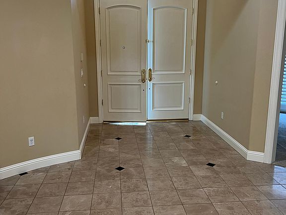 4th image of 333 W River Ct