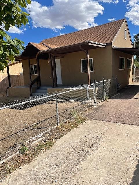 1st image of 1536 E 1st St