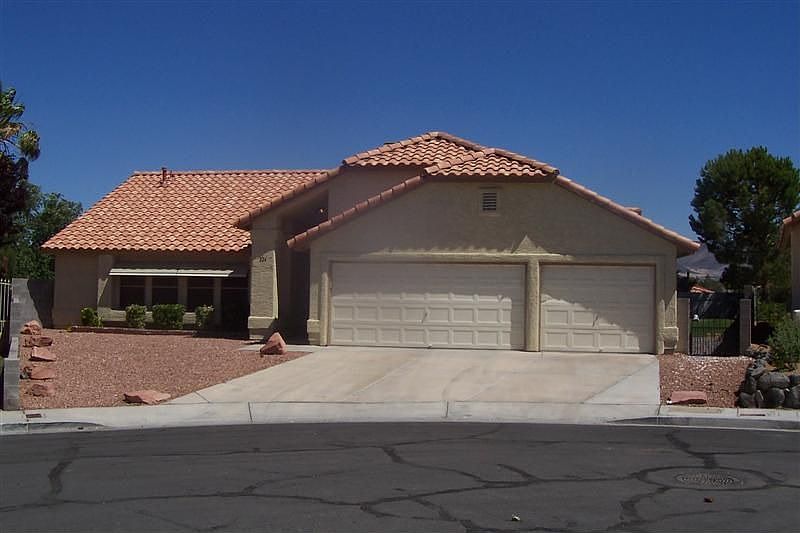 1st image of 226 Indian Trail Ct