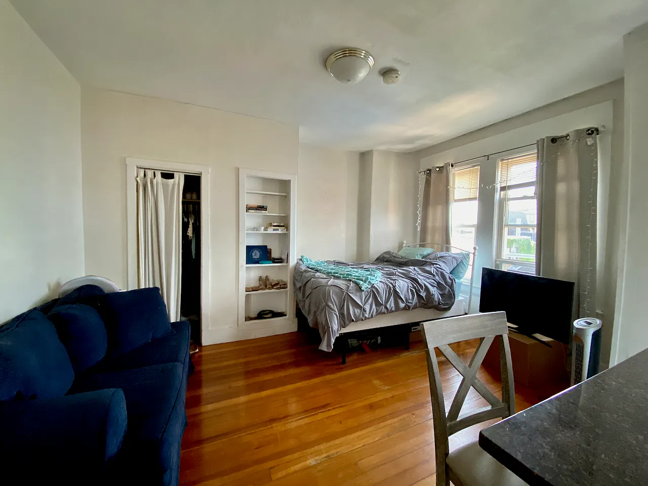 Studio, 450 sqft, $2,400 — Photo 4