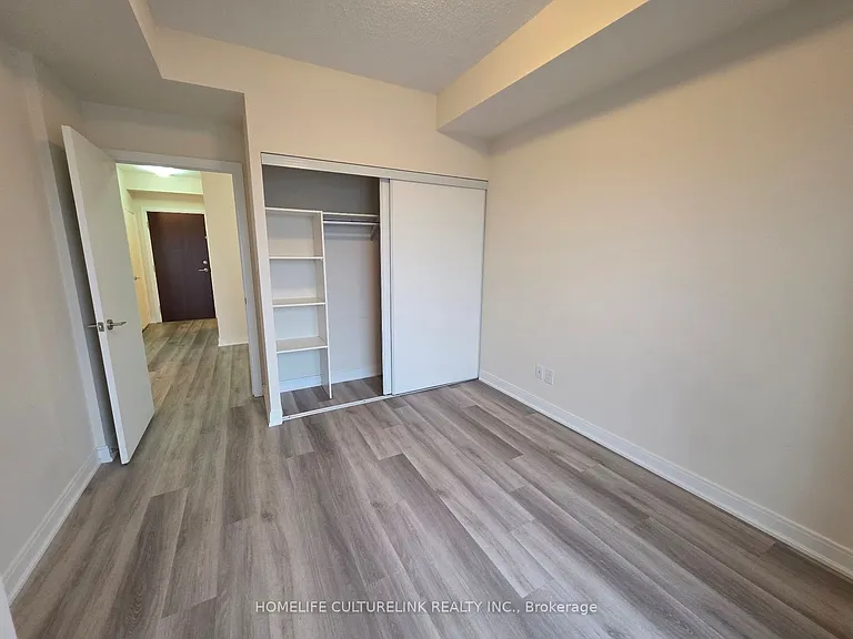 151 Village Green Sq #2209 — Photo 13