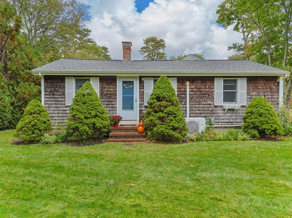 266 Lovells Lane, Marstons Mills, MA 02648
