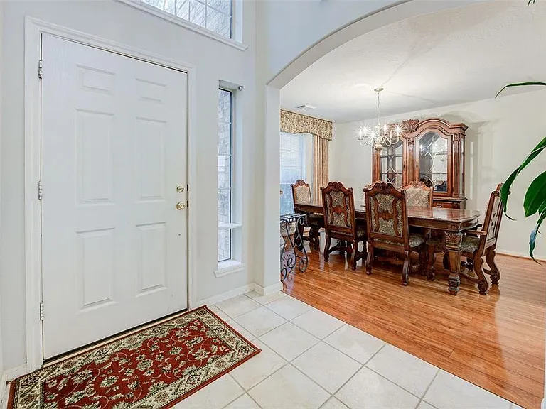 17015 Maricella Cir — Photo 10