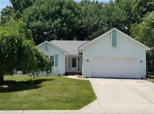 805 NE 3rd St, Blue Springs, MO 64014