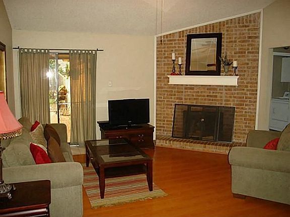 5th image of 1303 Wyndham Dr