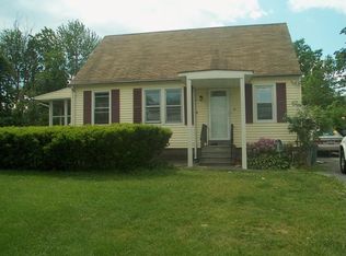 16 Cedar Ave, New Windsor, NY 12553
