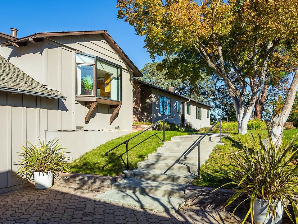 1st image of 24250 Dawnridge Dr