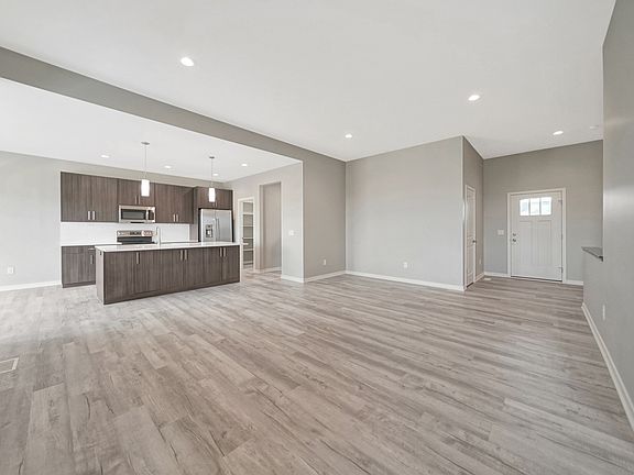 5th image of 9224 S 42nd St
