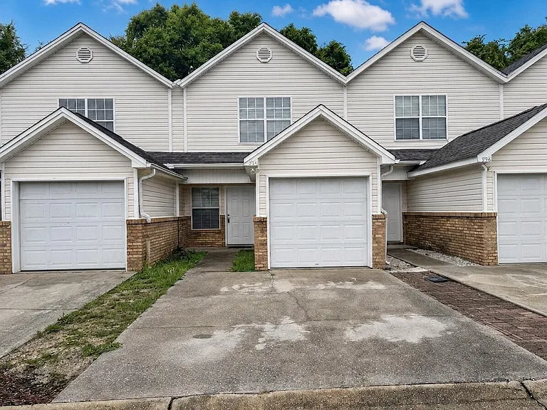 954 Scenic Oak Ln — Photo 1