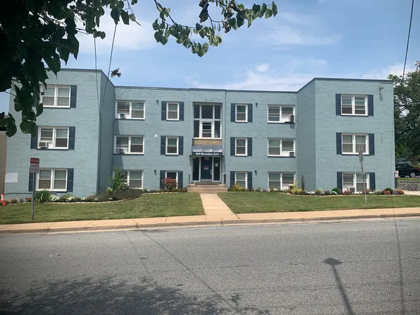 214 Brookes Ave, Gaithersburg, MD