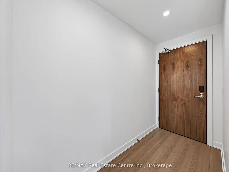 25 Wellington St S #3103 — Photo 6