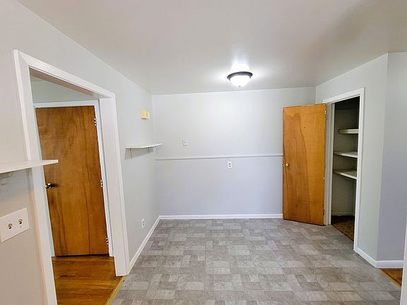 4th image of 1950 S Lynndale Ct #1