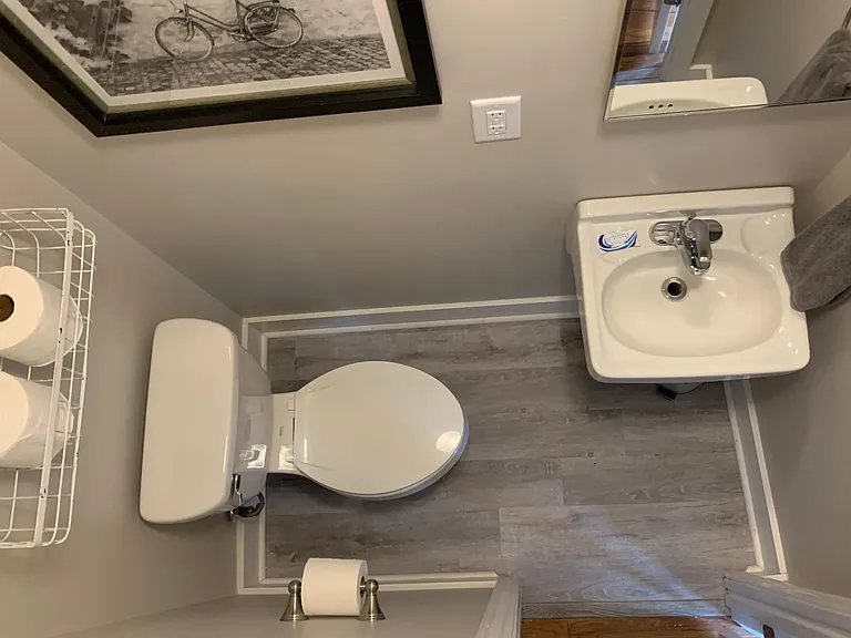 Half bathroom, New toilet