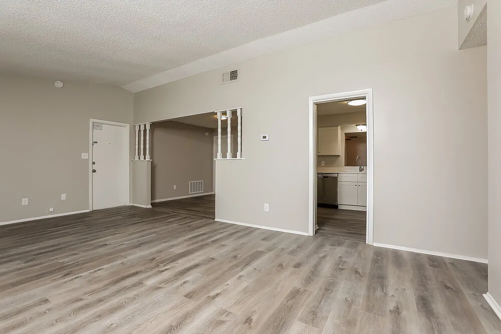 3 bed, 2.0 bath, 1528 sqft, $2,575 — Photo 4