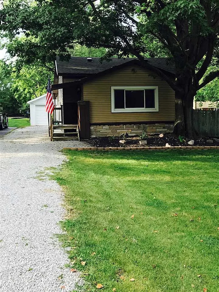 1424 Rabus Dr photo 1
