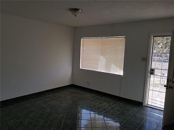 4th image of 4972 Winthrop Dr