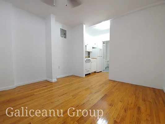 Rented by Lexington Real Estate Group | media 17