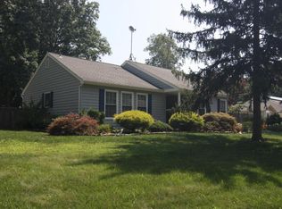 16 Chelsea Rd, Jackson, NJ 08527