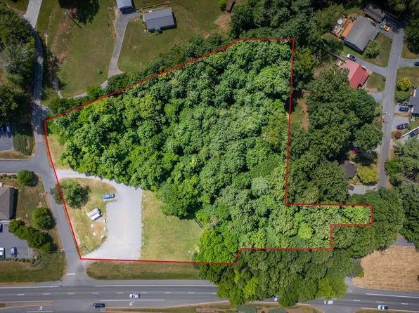 211 Forest Cir, Jonesborough, TN 37659