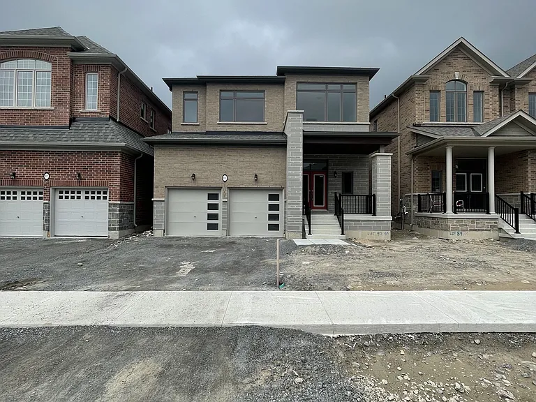 913 Rexton Dr — Photo 2