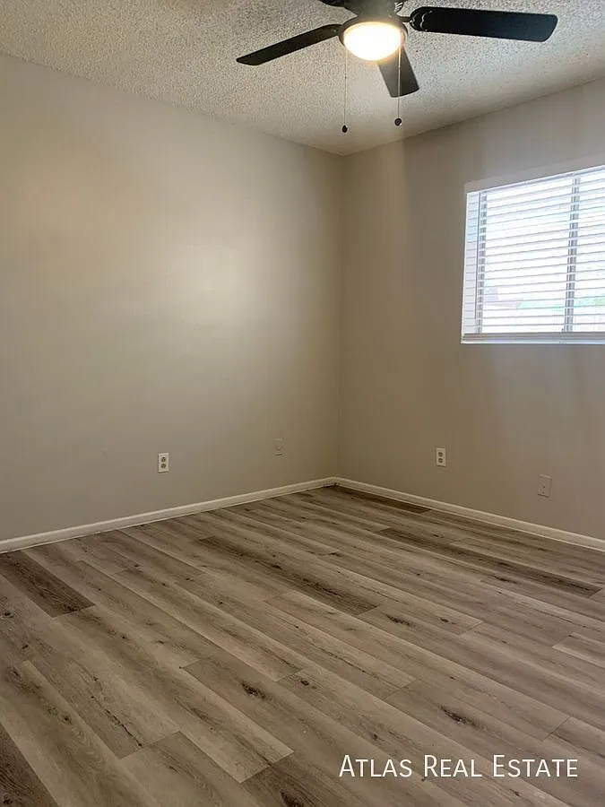 Beautiful 2 Bed 1 Bath Townhome in North Mesa — Photo 2