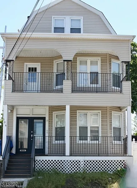 3 bed, 1.0 bath, $2,150 — Photo 1