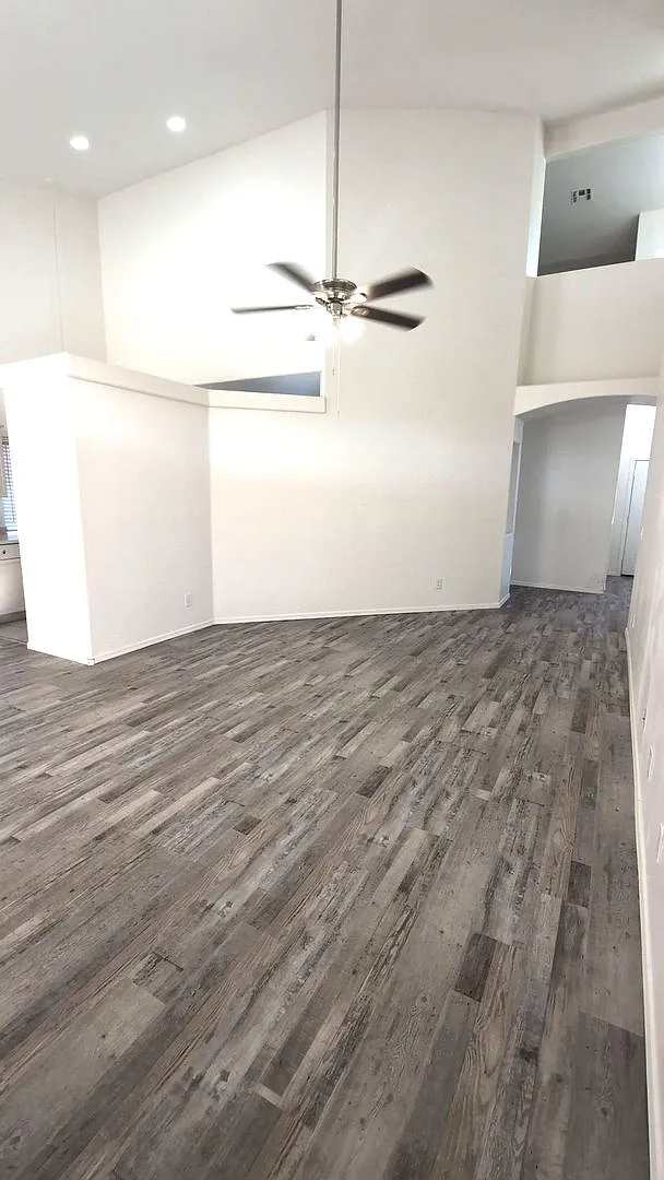Coming Soon Beautiful 4 Bedroom In Gated Val Vista Lakes! — Photo 3
