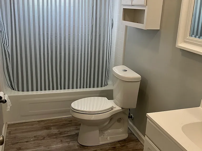 569 E Rowland Ave — Photo 8