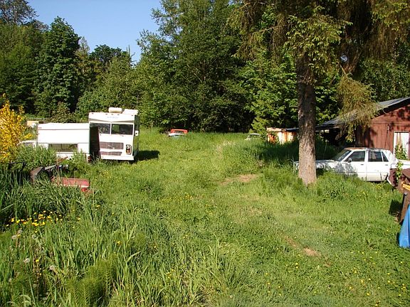 4th image of 3719 W Valley Hwy N
