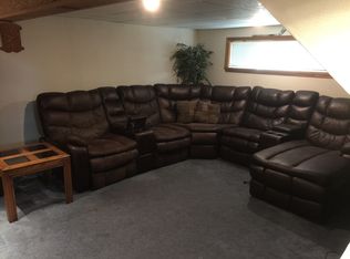 205 Arena Dr, Weirton, WV 26062