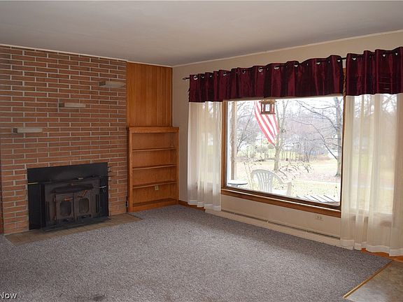 2nd image of 3860 Baywood St