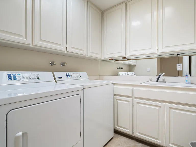 140 Columbia Dr — Photo 30