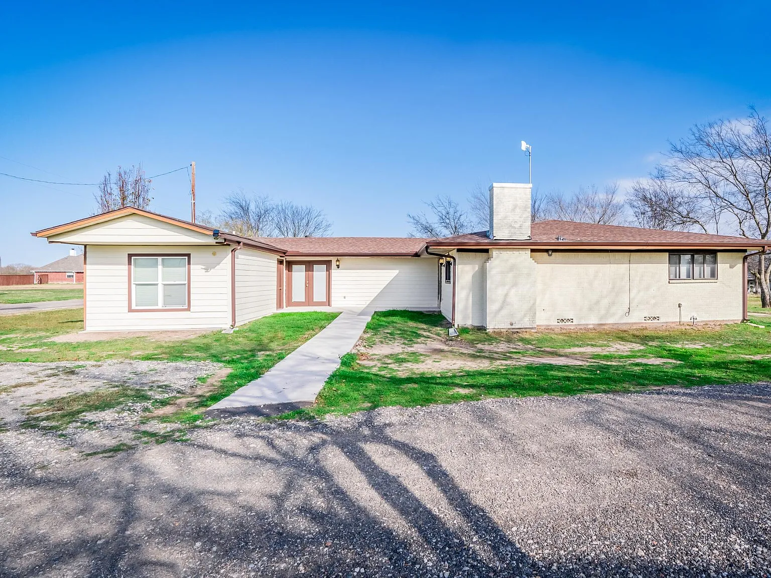 3 bed, 1858 sqft, $1,800 — Photo 3