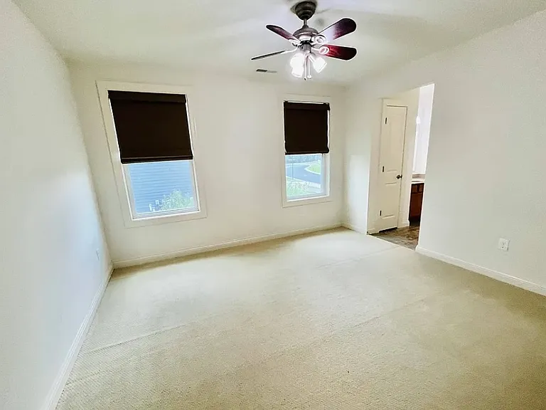 16499 Beverly Dr — Photo 32