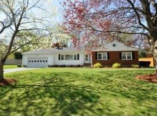 40 Lawrence Ln, Lexington, MA 02421