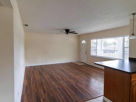 4th image of 102 Lullwater St APT B