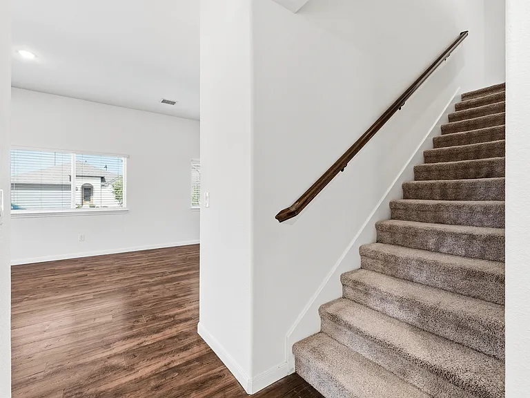 1204 Sumner St — Photo 22