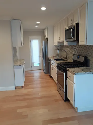 333 Bond St #1/2 Photo 1