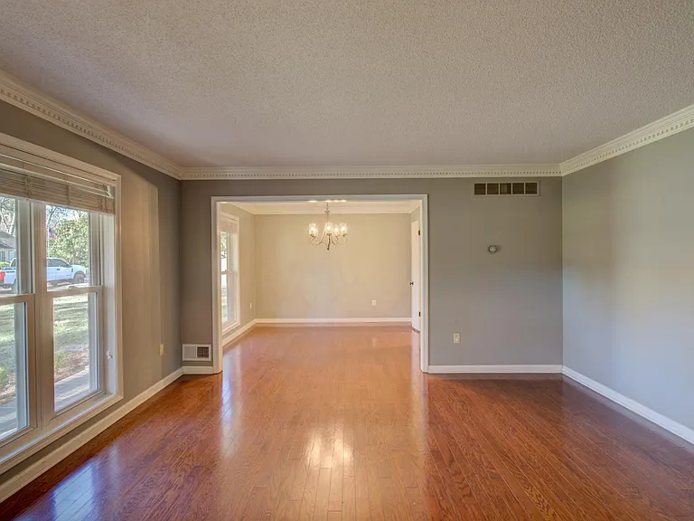 8084 Dogwood Villa Dr — Photo 6