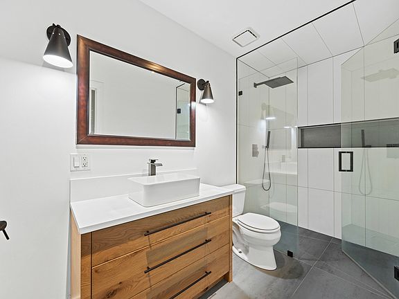 3rd image of 8610 Orchard Dr