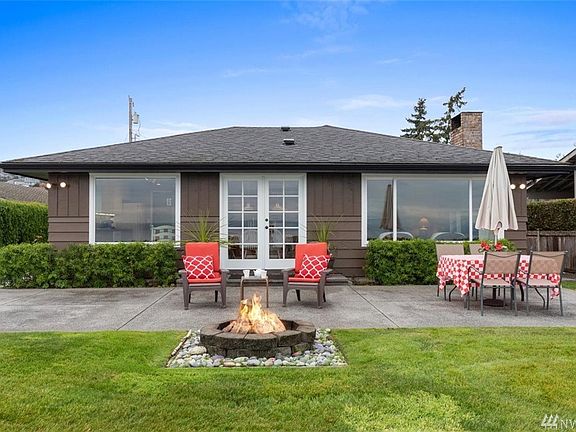4th image of 1351 Beach Dr