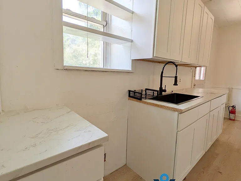 417 N Walnut St — Photo 20