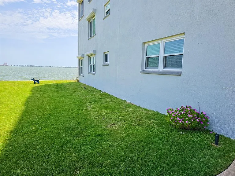 5900 Shore Blvd S #101 — Photo 14