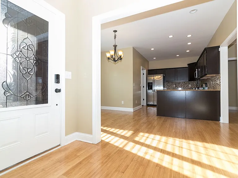 114 Lowball Ln — Photo 2