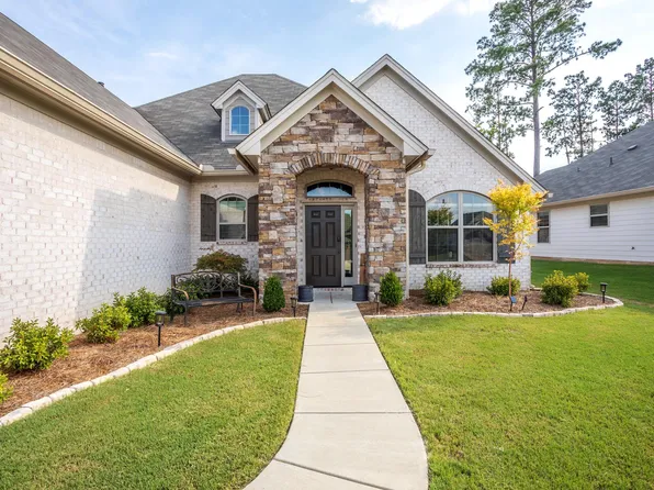 9254 Crescent Lodge Dr, Pike Road, AL 36064