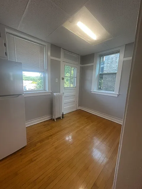 2 bed, 700 sqft, $1,550 — Photo 2